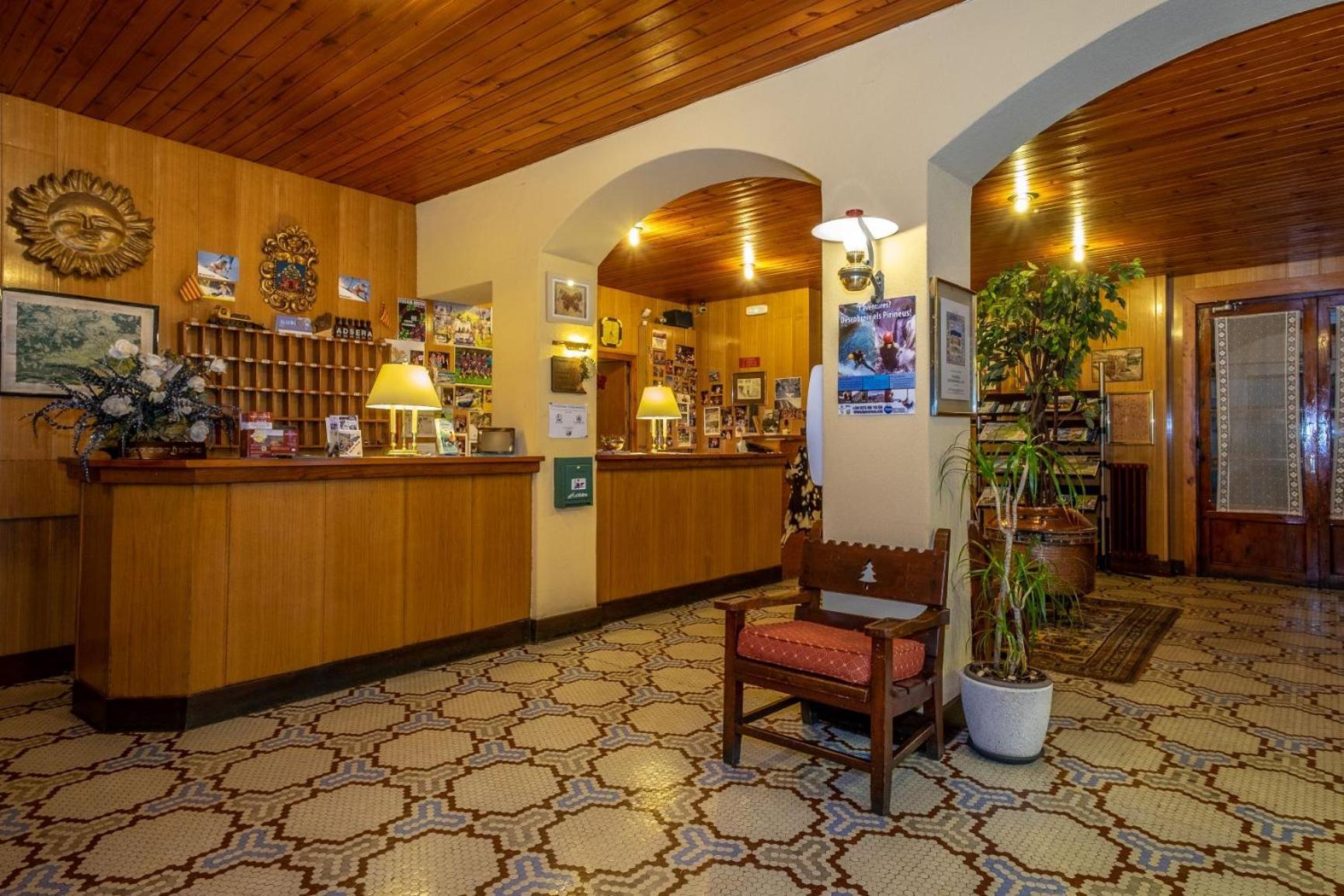 Hotel Adsera 3*
