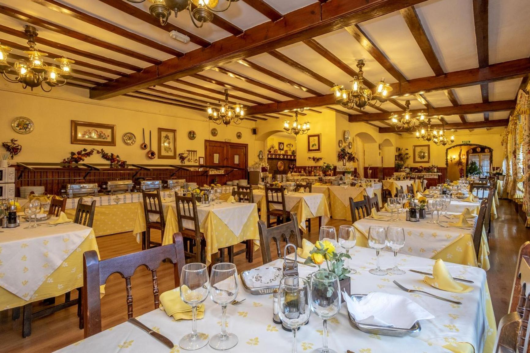 Adsera Hotel